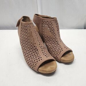 Giani Bernini Womens Joisey Rubber Peep Toe Casual, Rose Perforated Size 7